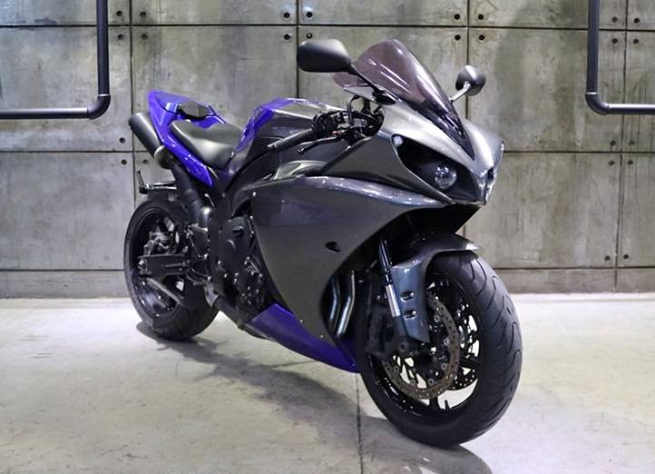 2013 Yamaha YZF-R1 Big Bang - 32 000km - Tinted Screen - Integrated Taillight - Private Seller 2013 Yamaha YZF-R1 Big Bang - 32 000km - Tinted Screen - Integrated Taillight - Private Seller