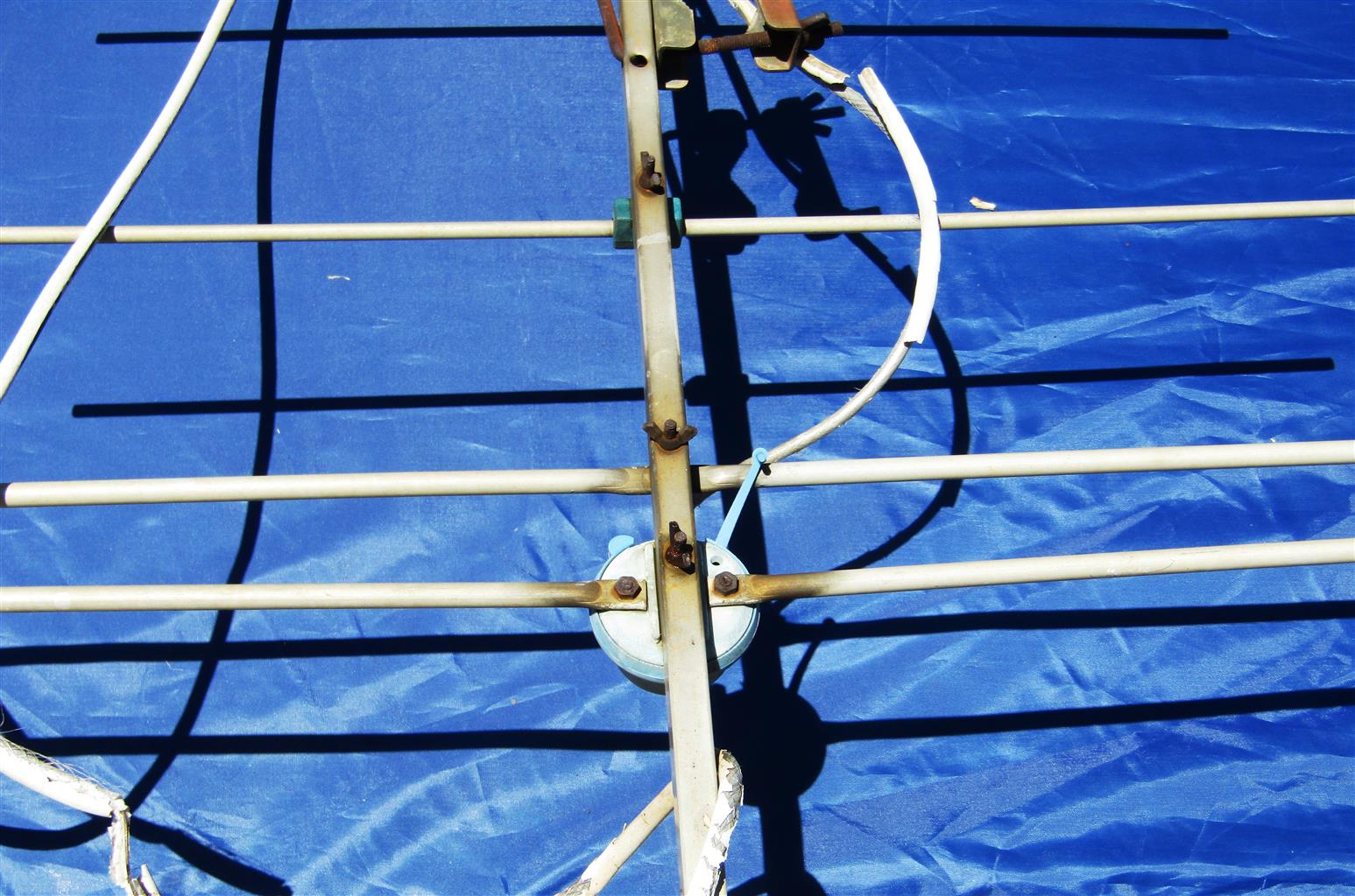 Rooftop Aerial / Antenna - l=149cm; w=85cm; h=49cm