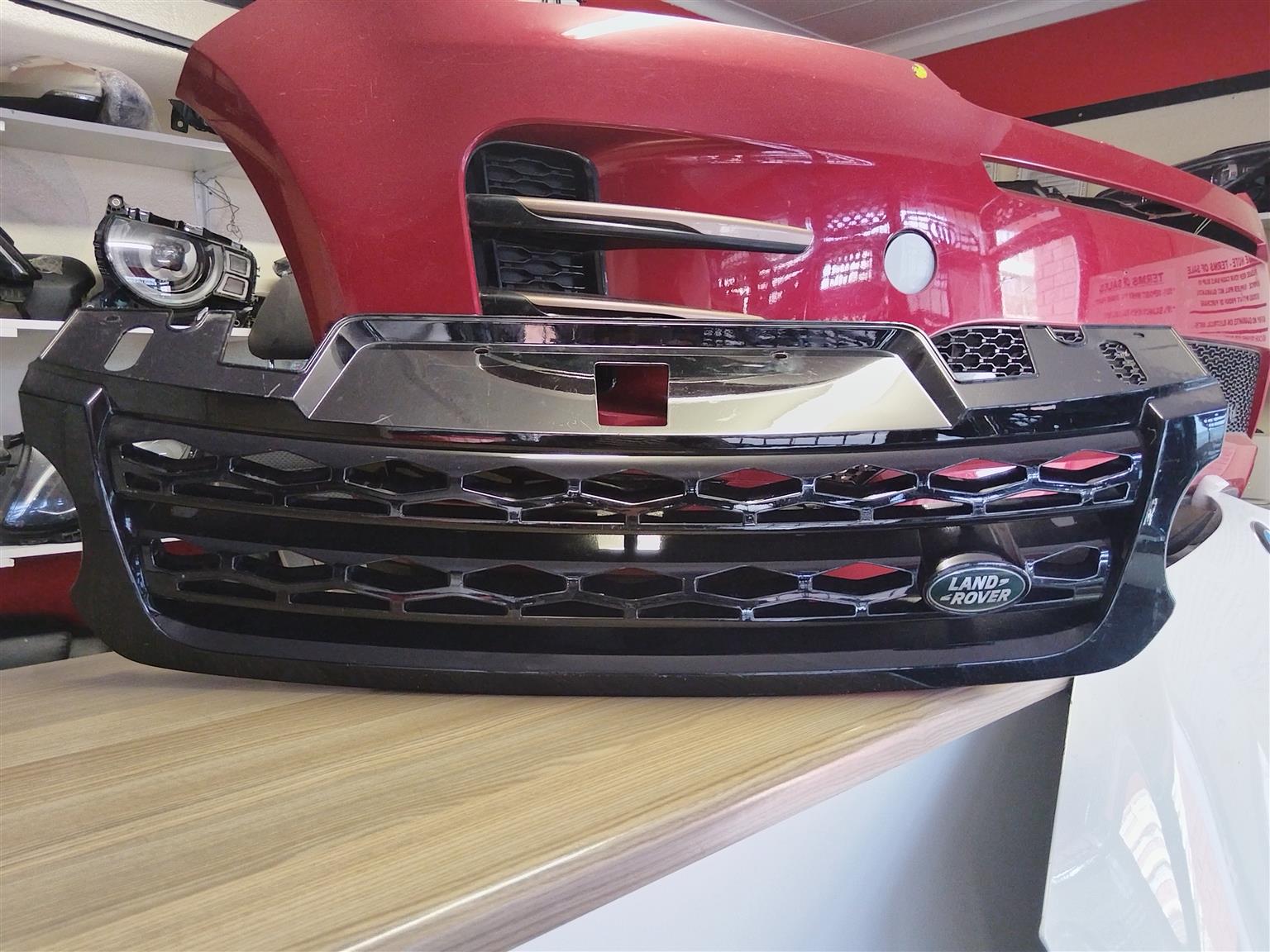 2021 RANGE ROVER SPORT MAIN GRILL AVAILABLE FOR SALE - Private Seller 2021 RANGE ROVER SPORT MAIN GRILL AVAILABLE FOR SALE - Private Seller