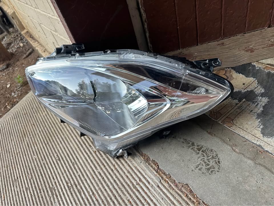 Suzuki Dzire clean left side headlight - Private Seller Suzuki Dzire clean left side headlight - Private Seller