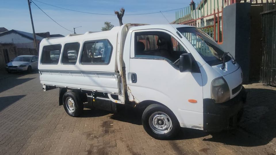 2015 kia k2700