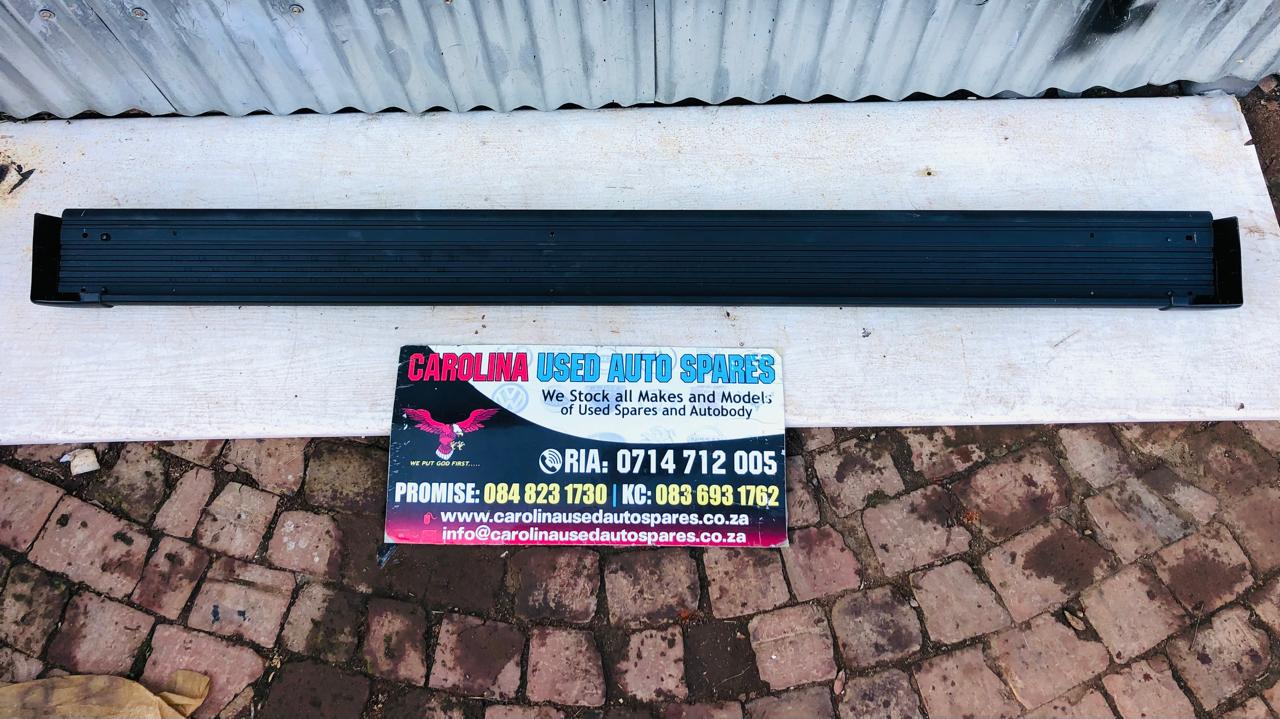 Toyota Hilux D4D left side step (replacement) - Private Seller Toyota Hilux D4D left side step (replacement) - Private Seller