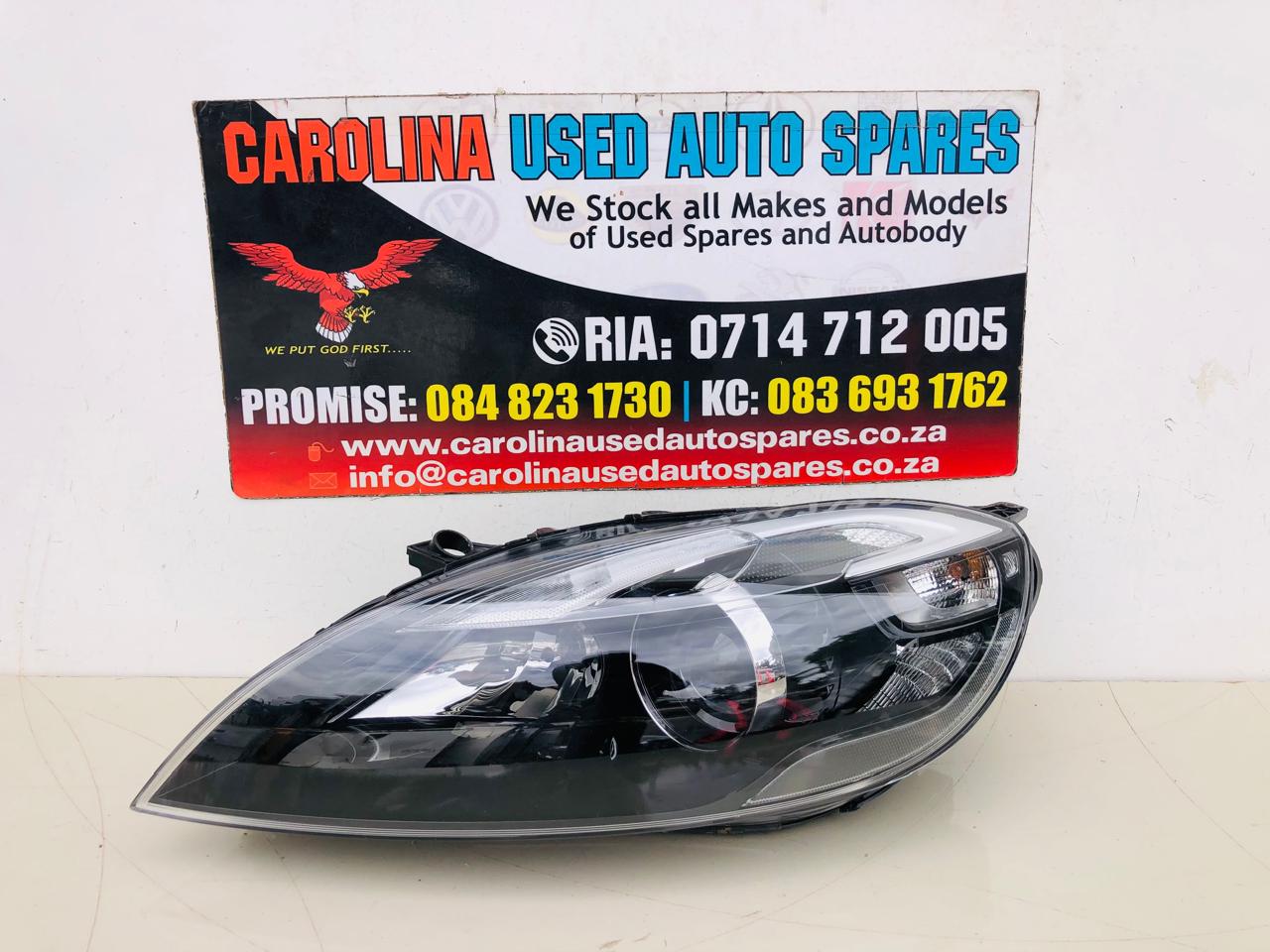 Volvo V40 left side xenon headlight (2012-2016) - Private Seller