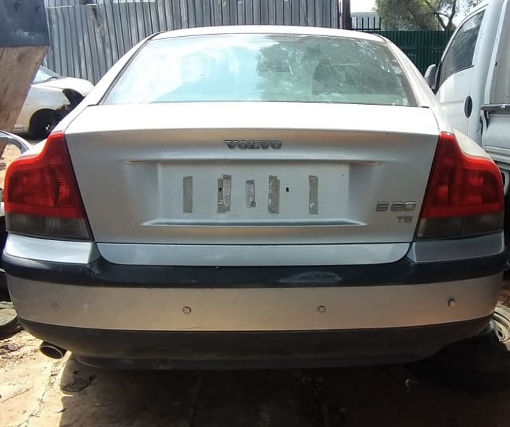 VOLVO S60 EXTERIOR - Private Seller VOLVO S60 EXTERIOR - Private Seller