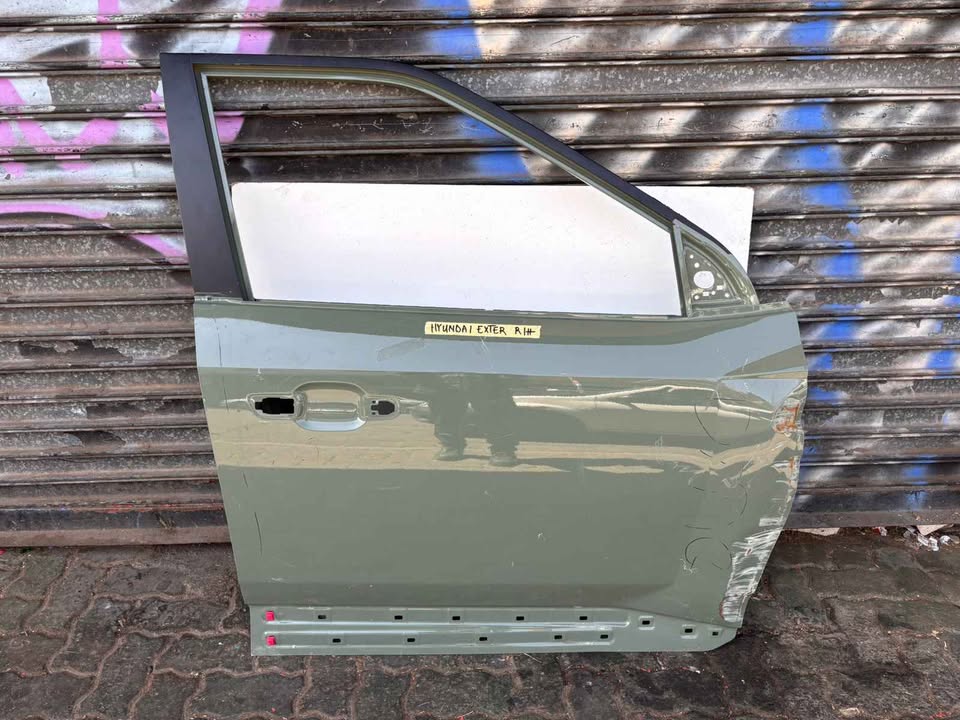 HYUNDAI EXTER DOOR RIGHT SIDE AVAILABLE NOW FOR SALE - Private Seller HYUNDAI EXTER DOOR RIGHT SIDE AVAILABLE NOW FOR SALE - Private Seller