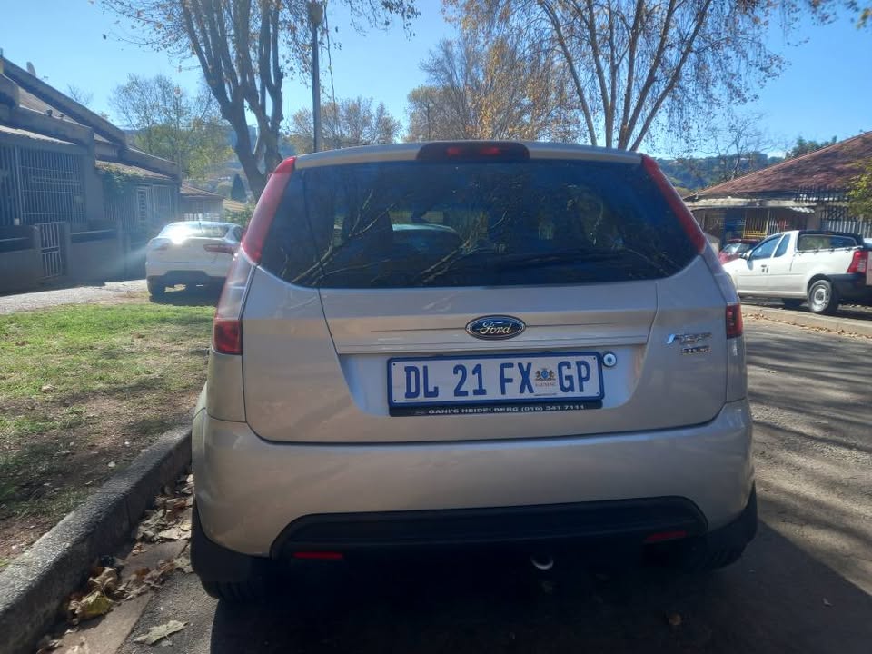 2015 Ford Figo 1.5 Diesel, Manual, Silver, 72000kms,