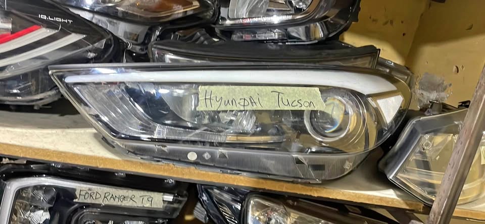 Hyundai Tucson headlight - Private Seller Hyundai Tucson headlight - Private Seller