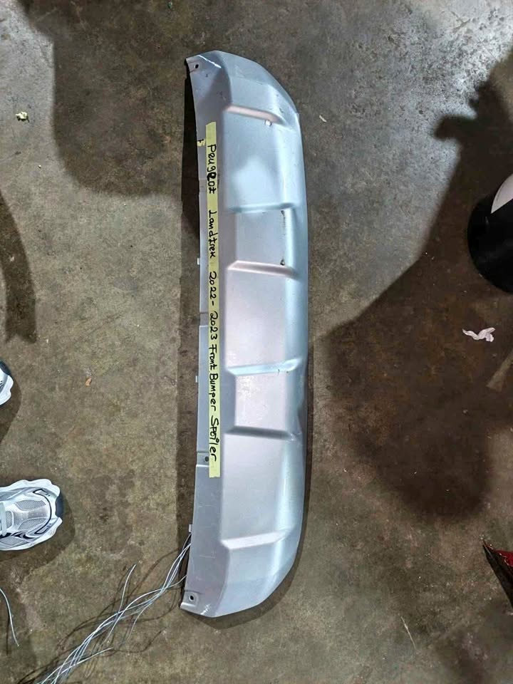 Peugeot Landtrek 2022 /23 bumper spoiler - Private Seller Peugeot Landtrek 2022 /23 bumper spoiler - Private Seller