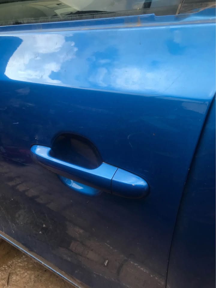 HYUNDAI i30 DOOR HANDLES FOR SALE CALL: or WHATSAPP: - Private Seller