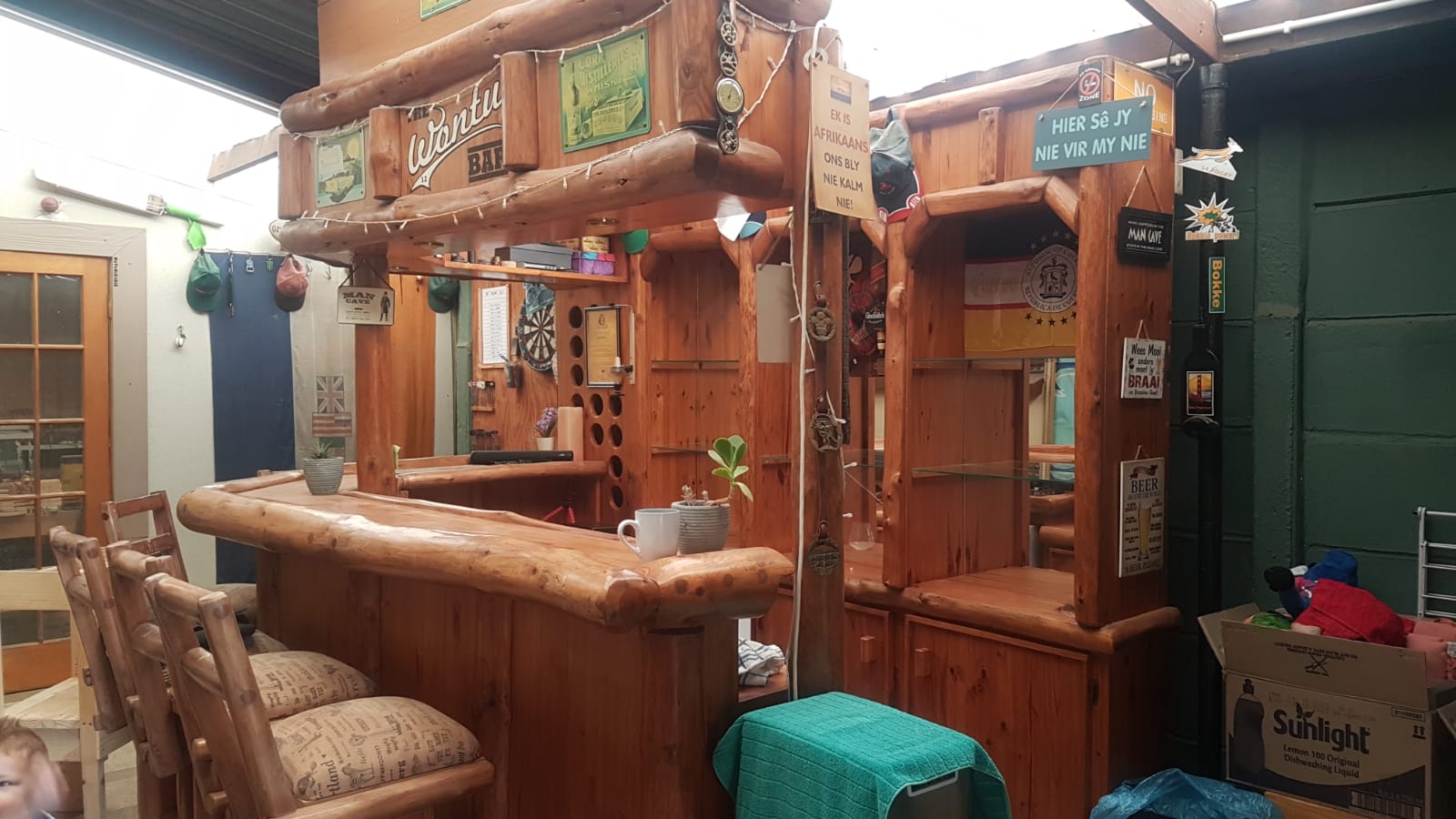 Log bar with 5 bar stools | Junk Mail