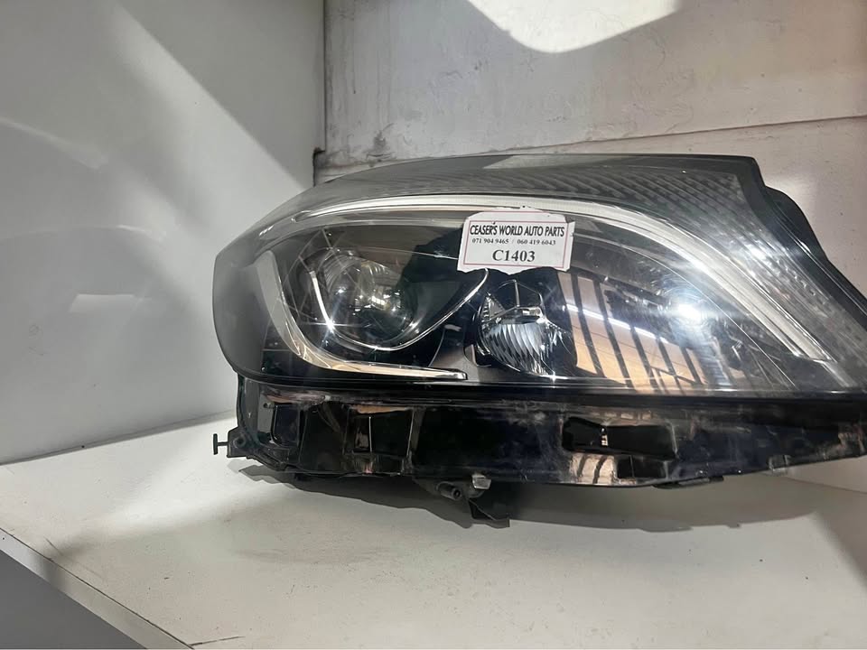 Mercedes-Benz A Class Headlights Right Side Used Auto Body Spare Parts - Private Seller Mercedes-Benz A Class Headlights Right Side Used Auto Body Spare Parts - Private Seller