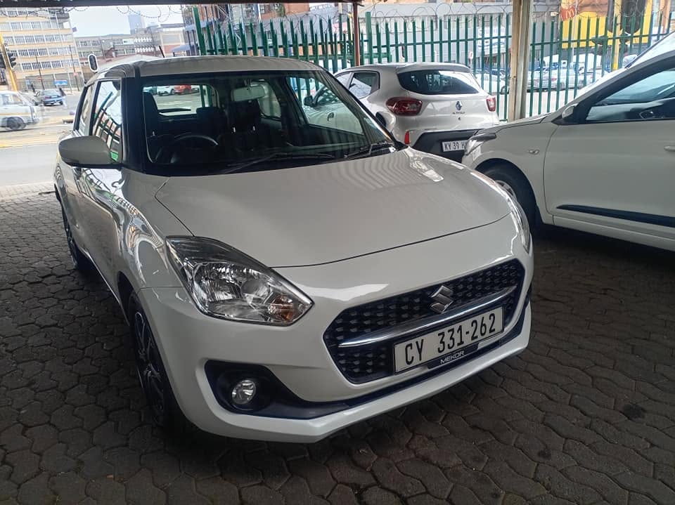 Suzuki Swift Engine:1.2 AUTOMATIC petrol 2021 White