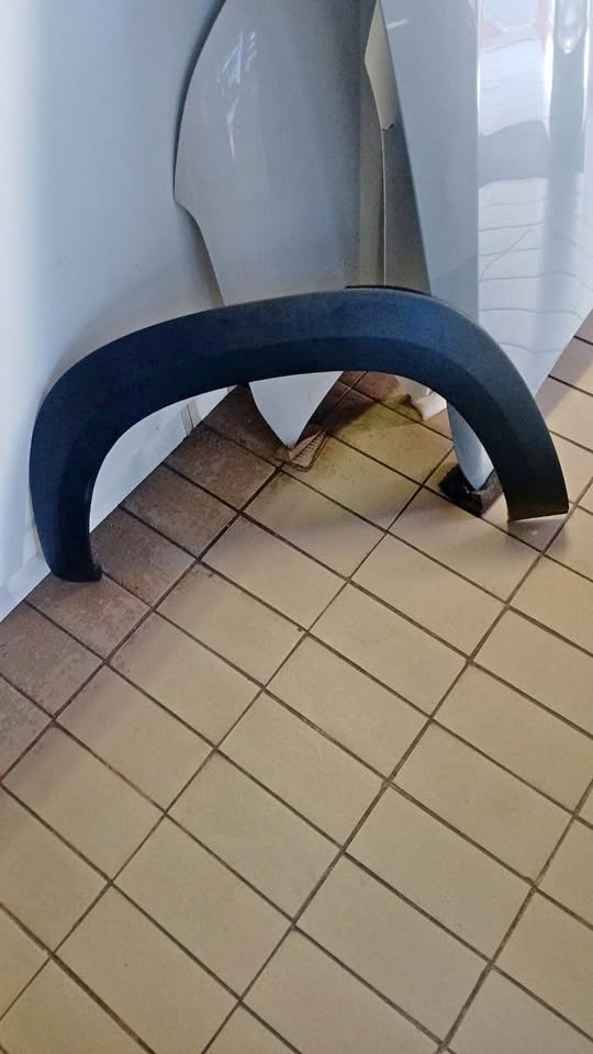 2019 RENAULT KWID LEFT FRONT WHEEL ARCH FOR SALE - Private Seller 2019 RENAULT KWID LEFT FRONT WHEEL ARCH FOR SALE - Private Seller