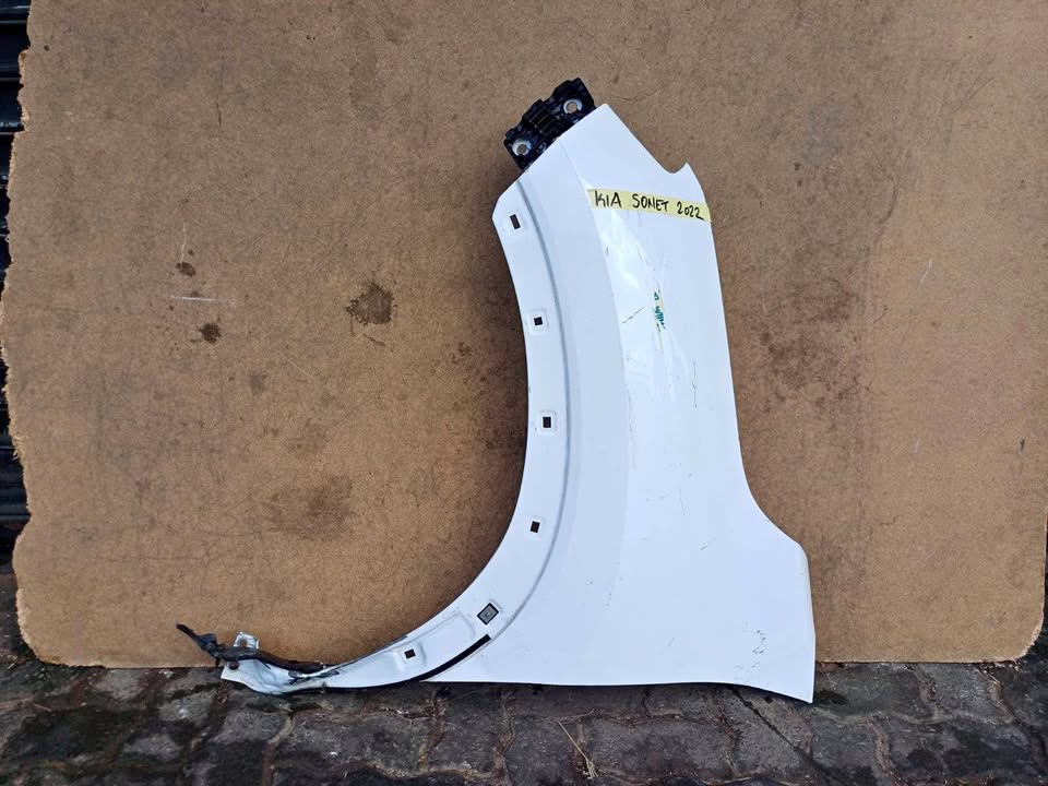 Kia Sonet fender - Private Seller Kia Sonet fender - Private Seller