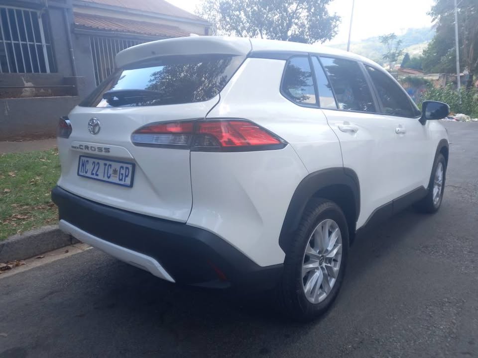 2024 TOYOTA COROLLA CROSS ENG.1.8 PETROL, AUTOMATIC, WHITE COLOR, 4600KMS