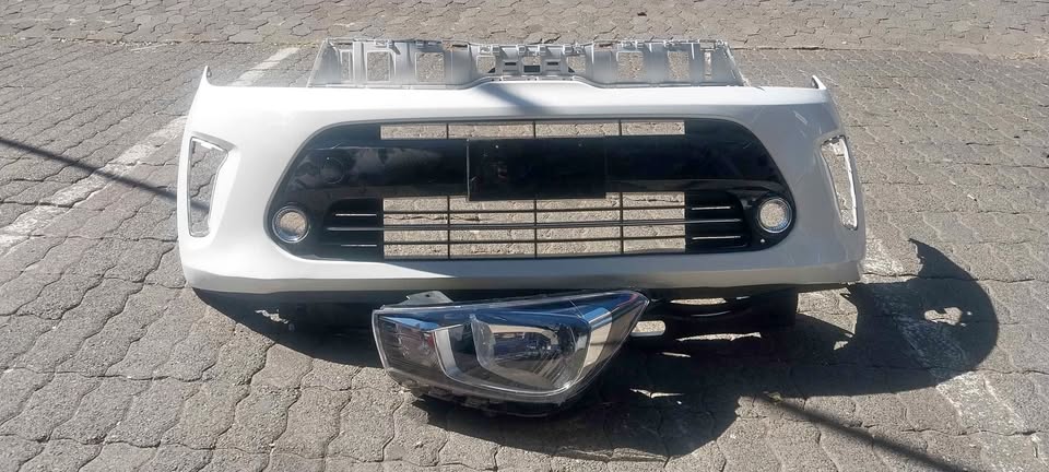 KIA PEGAS 2022 HEADLIGHT AND FRONT BUMPER