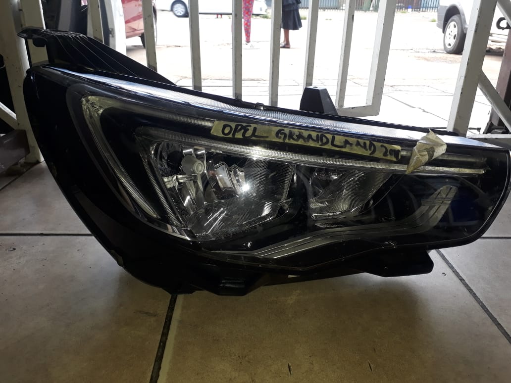 OPEL GRANDLAND 2015 LEFT AND RIGHT HeadLight