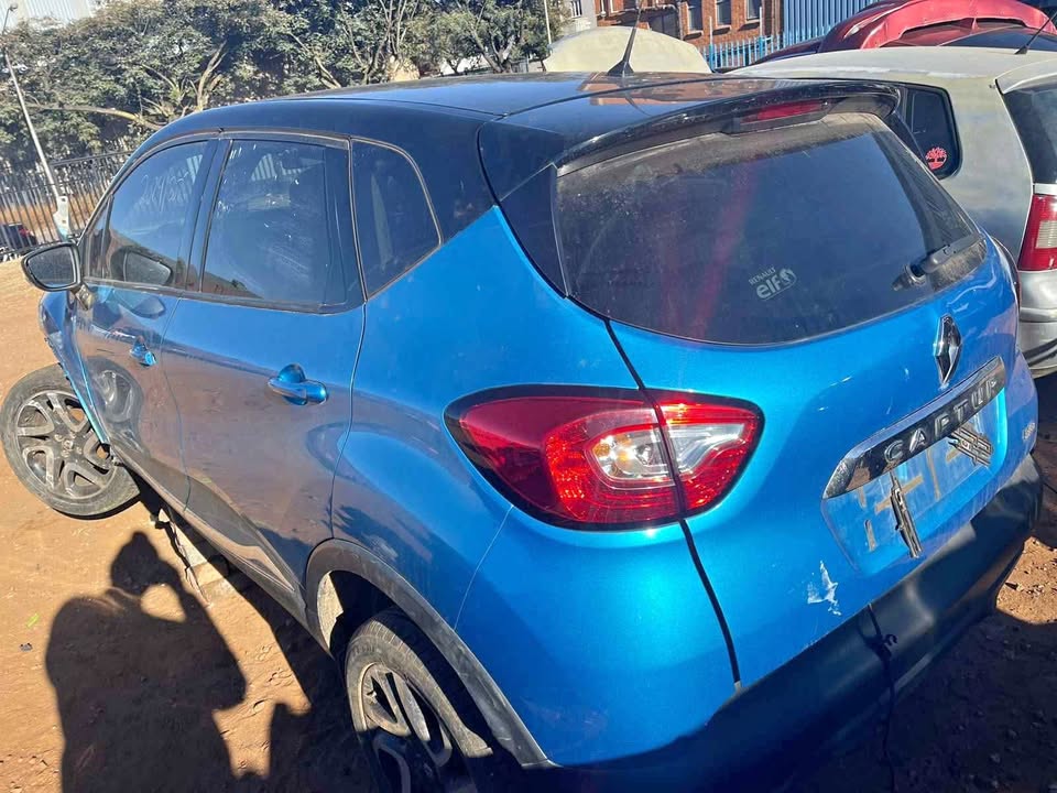 Renault Capture for spares parts - Private Seller Renault Capture for spares parts - Private Seller