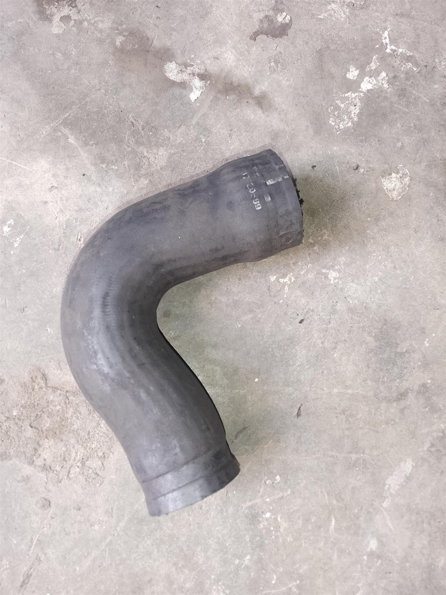 INTERCOOLER HOSE VOLVO S40•V40 2.0L T 2002 FOR SALE DELIVERY AVAILABLE - Private Seller INTERCOOLER HOSE VOLVO S40•V40 2.0L T 2002 FOR SALE DELIVERY AVAILABLE - Private Seller