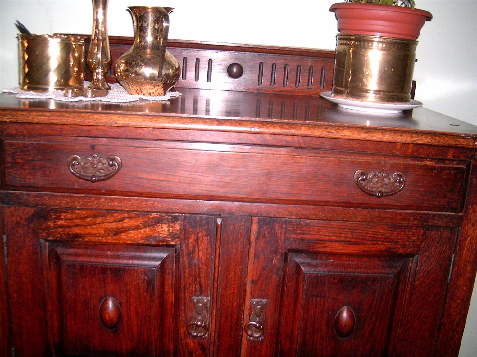Due to space we have to sell this antique 1906 bedroom set. Due to space we have to sell this antique 1906 bedroom set.
