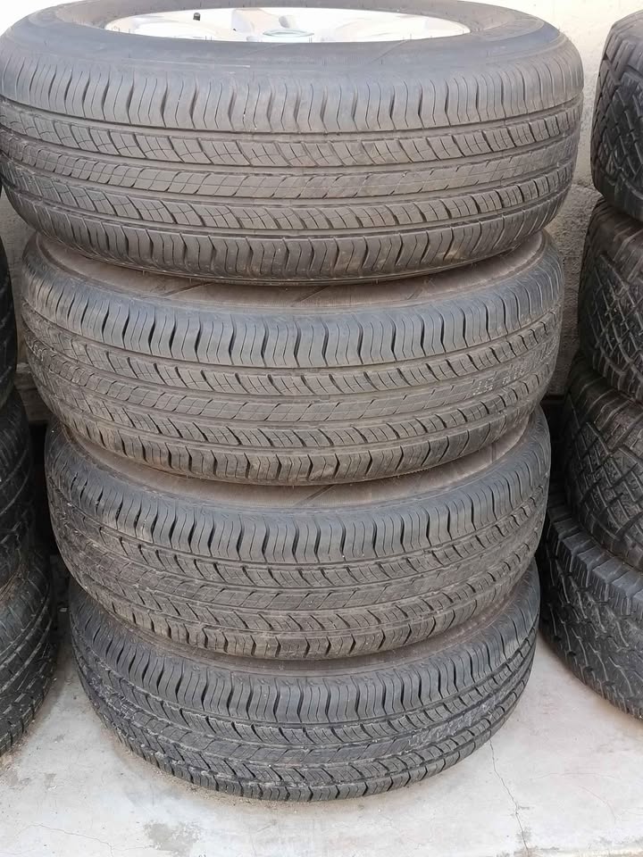 Volkswagen Amarock 17inch (WITH USED TYRES) - Private Seller