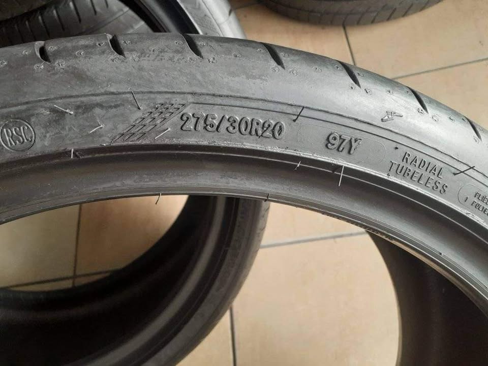 275/30/20 Good Year Run Flat Tyres for Sale. Contact