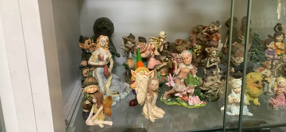 Figurines