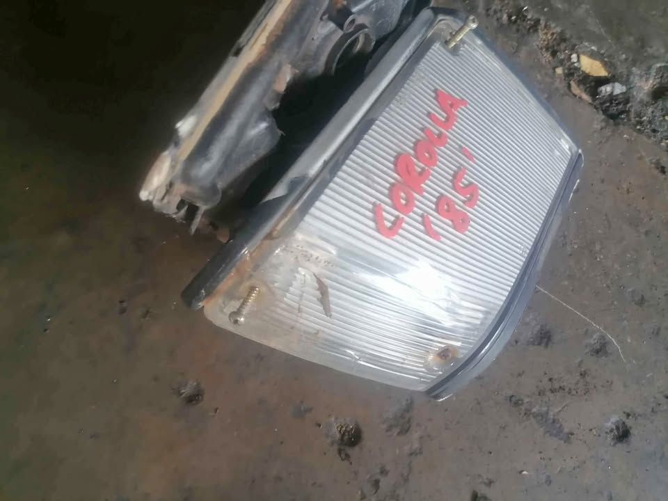 Toyota corolla 1985 indicator/park lights