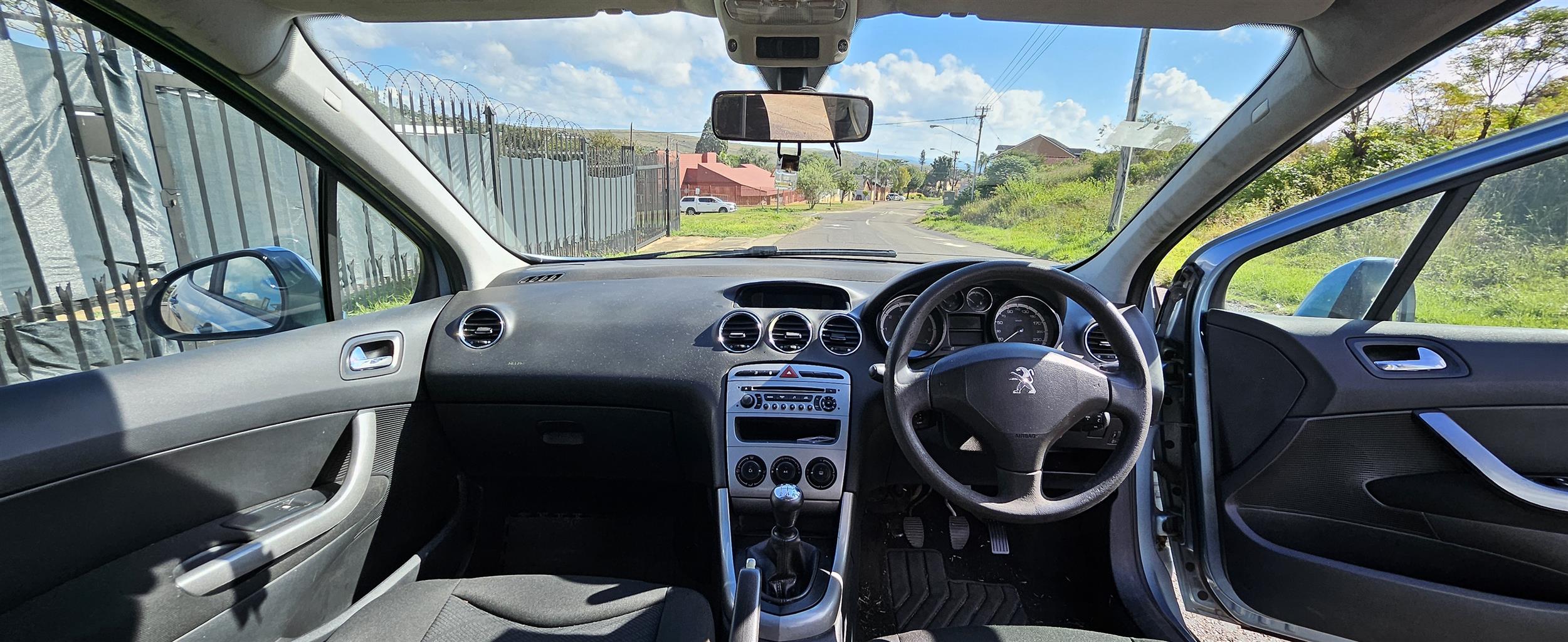 New 2013 Peugeot 308 1.6 Comfort - Private Seller New 2013 Peugeot 308 1.6 Comfort - Private Seller