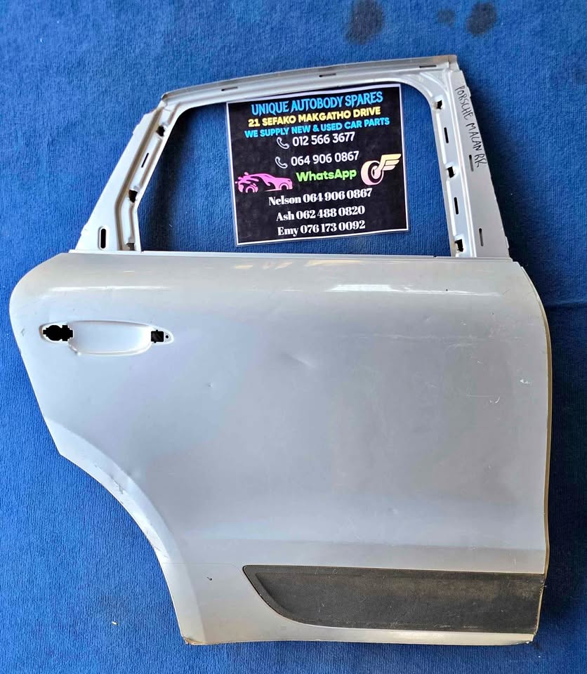 Porsche Macan Right Rear Back Door Porsche Macan Right Rear Back Door