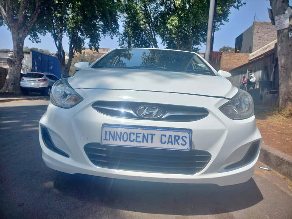 2012 HYUNDAI ACCENT SEDAN 1.6 PETROL, MANUAL, WHITE COLOR, MILEAGE 90000KMS