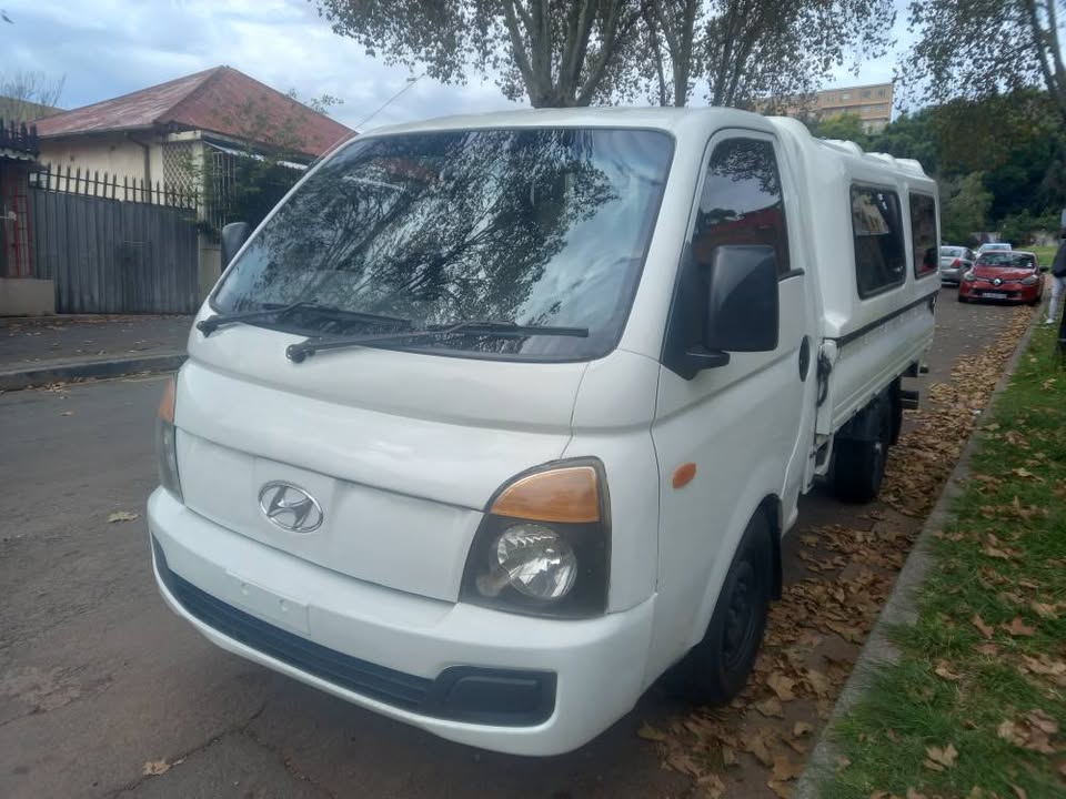 2009 Hyundai H100 2.4 DIESEL, MANUAL, White, 125000kms