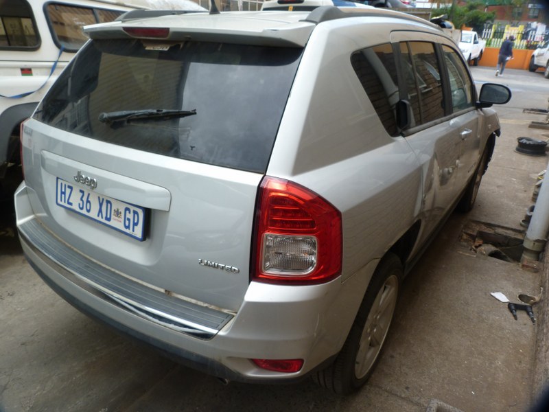 Jeep Compass 2.0 Petrol Manual - 2013 SPARES - Private Seller Jeep Compass 2.0 Petrol Manual - 2013 SPARES - Private Seller