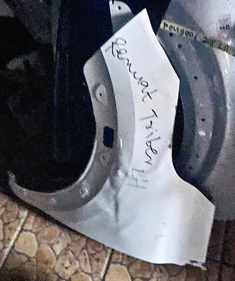 Renault Triber fender - Private Seller Renault Triber fender - Private Seller