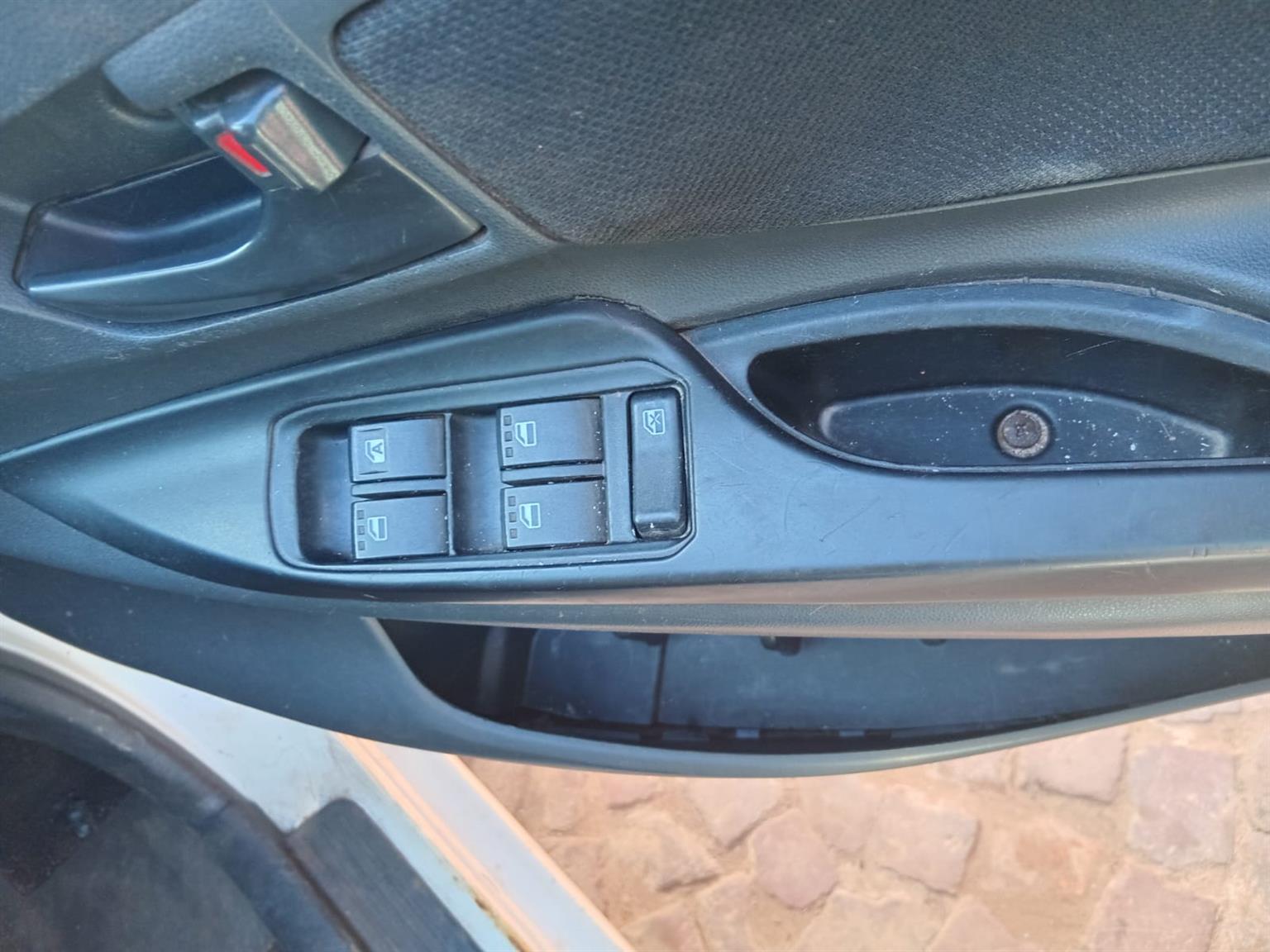 TOYOTA AVANZA WINDOW SWITCHES - Private Seller TOYOTA AVANZA WINDOW SWITCHES - Private Seller