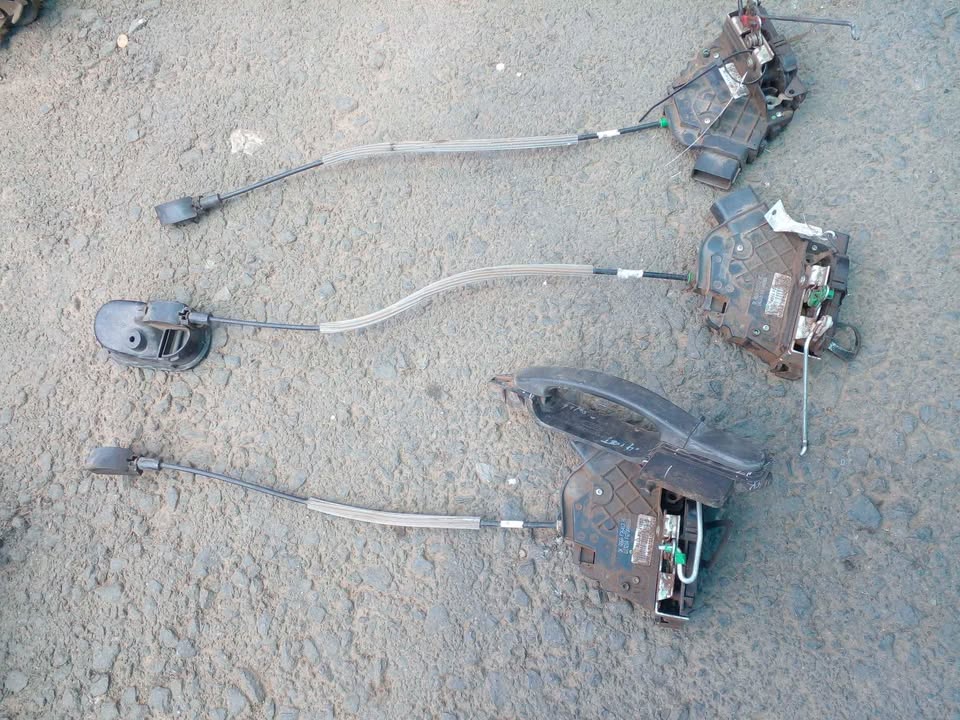 2011 Ford Figo door lock machines - Private Seller 2011 Ford Figo door lock machines - Private Seller