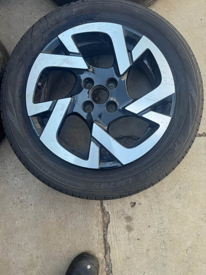 Nissan Magnite 16” Mag Rim Set - Private Seller Nissan Magnite 16” Mag Rim Set - Private Seller