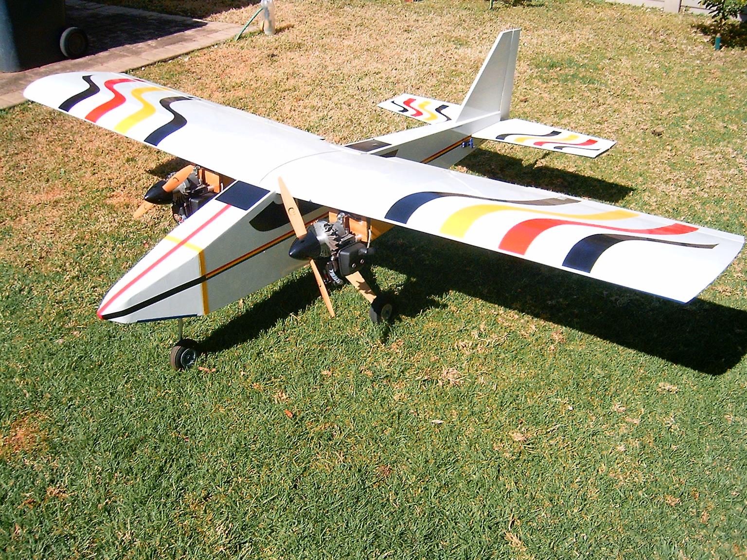 TWIN ENGINE RC AIRPLANE FOR SALE