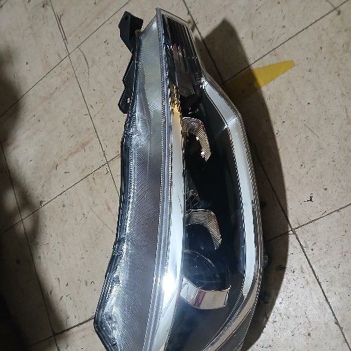 Suzuki ertiga headlight - Private Seller Suzuki ertiga headlight - Private Seller