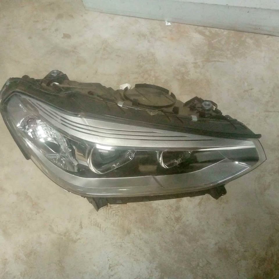 BMW X3 GO3 LEFT SIDE HEADLIGHT - Private Seller BMW X3 GO3 LEFT SIDE HEADLIGHT - Private Seller