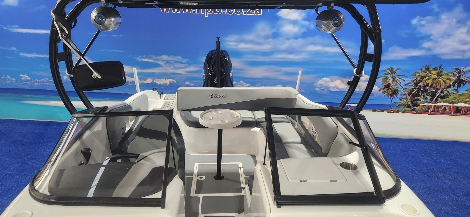 CLASSIC 230 ON TRAILER 300 HP SUZUKI 4 STROKE 2024 MODEL 19 HOUR