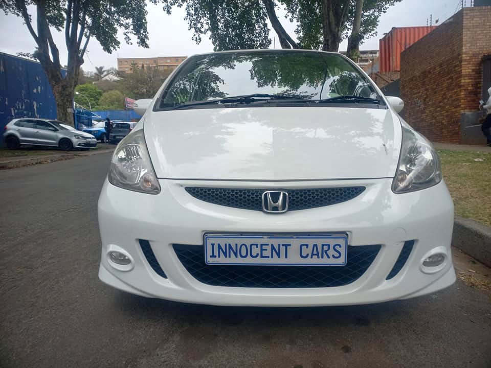 2008 HONDA JAZZ IVTEC 1.5  PETROL, AUTOMATIC, WHITE COLOR, MILEAGE 102000KMS