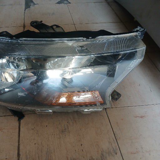 Ford ranger t7 headlight - Private Seller Ford ranger t7 headlight - Private Seller