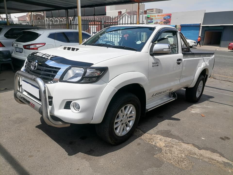 2014 Toyota Hilux 3.0 D4D 4x4 Single Cab High Rider legend 45 with a leather seat