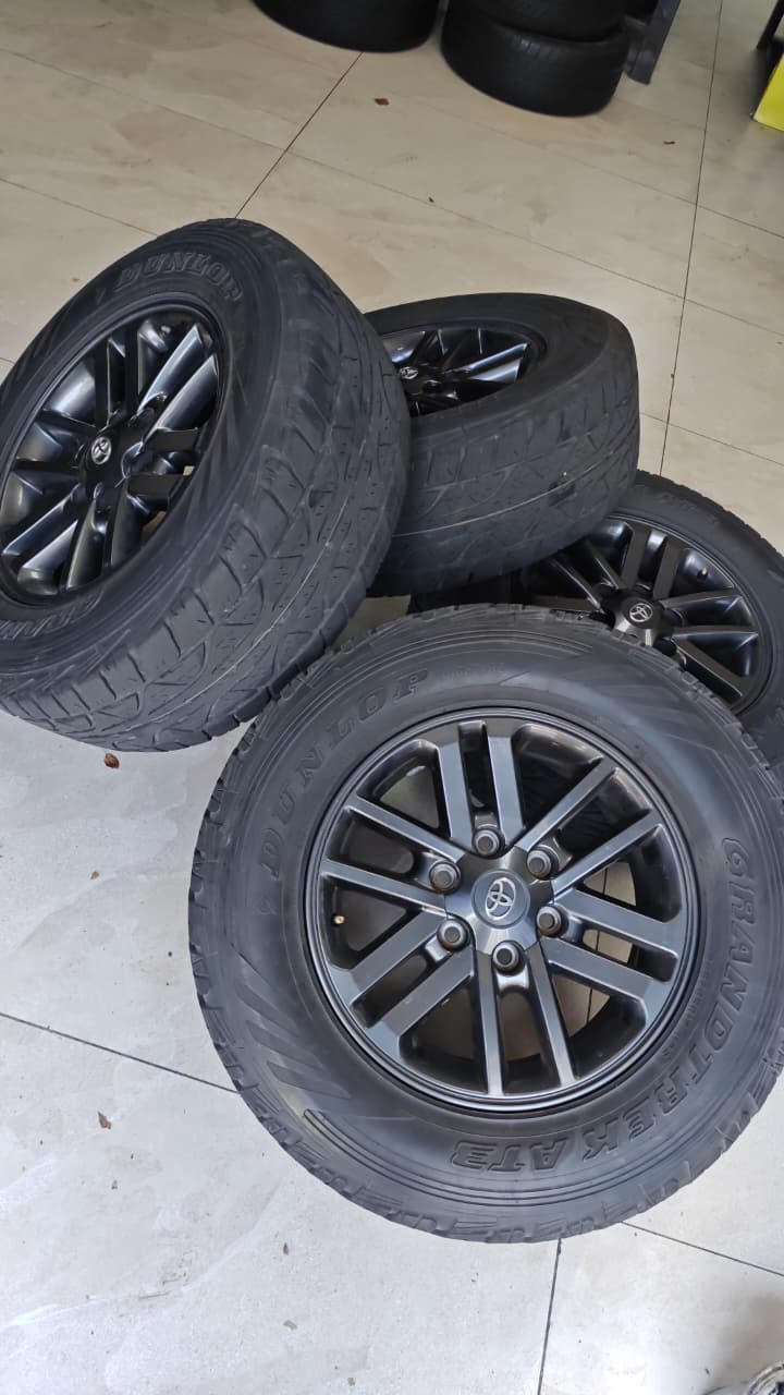 17inch Toyota Hilux D4D/Legend 45/Fortuner original with 265/65/17 Dunlop Grandt - Private Seller 17inch Toyota Hilux D4D/Legend 45/Fortuner original with 265/65/17 Dunlop Grandt - Private Seller