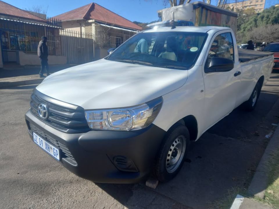 2021 Toyota Hilux Single Cab 2.0 VVTi Petrol, Manual, White, Leather seat