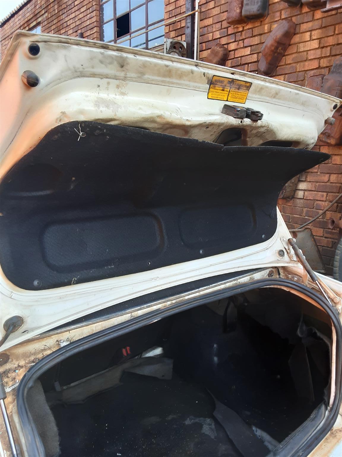 Stripping VW Polo Classic 2000 for Spares - Private Seller