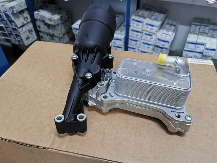 NEW MERCEDES BENZ M651 OIL FILTER HOUSING - Private Seller