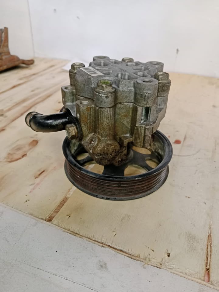Chev Captiva 2.2L Power Steering Pump - Private Seller Chev Captiva 2.2L Power Steering Pump - Private Seller