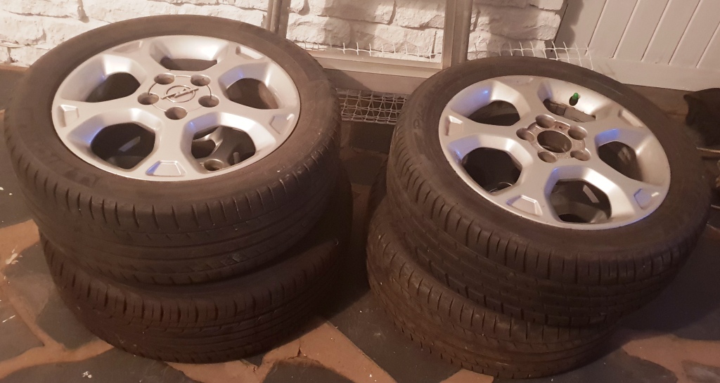 205 50 R16 >> 4 X Opel 16 Mags 5 Hole With 110pcd 205 50 R16 205 50 R16 >> 4 X Opel 16 Mags 5 Hole With 110pcd 205 50 R16
